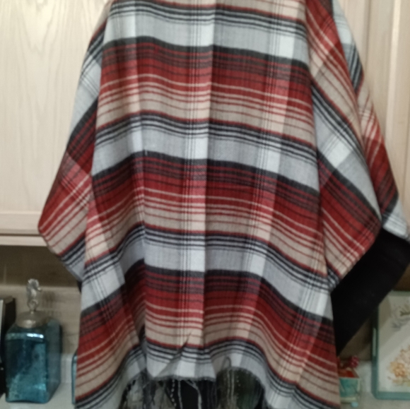 Reversible Wrap - Picture 3 of 3